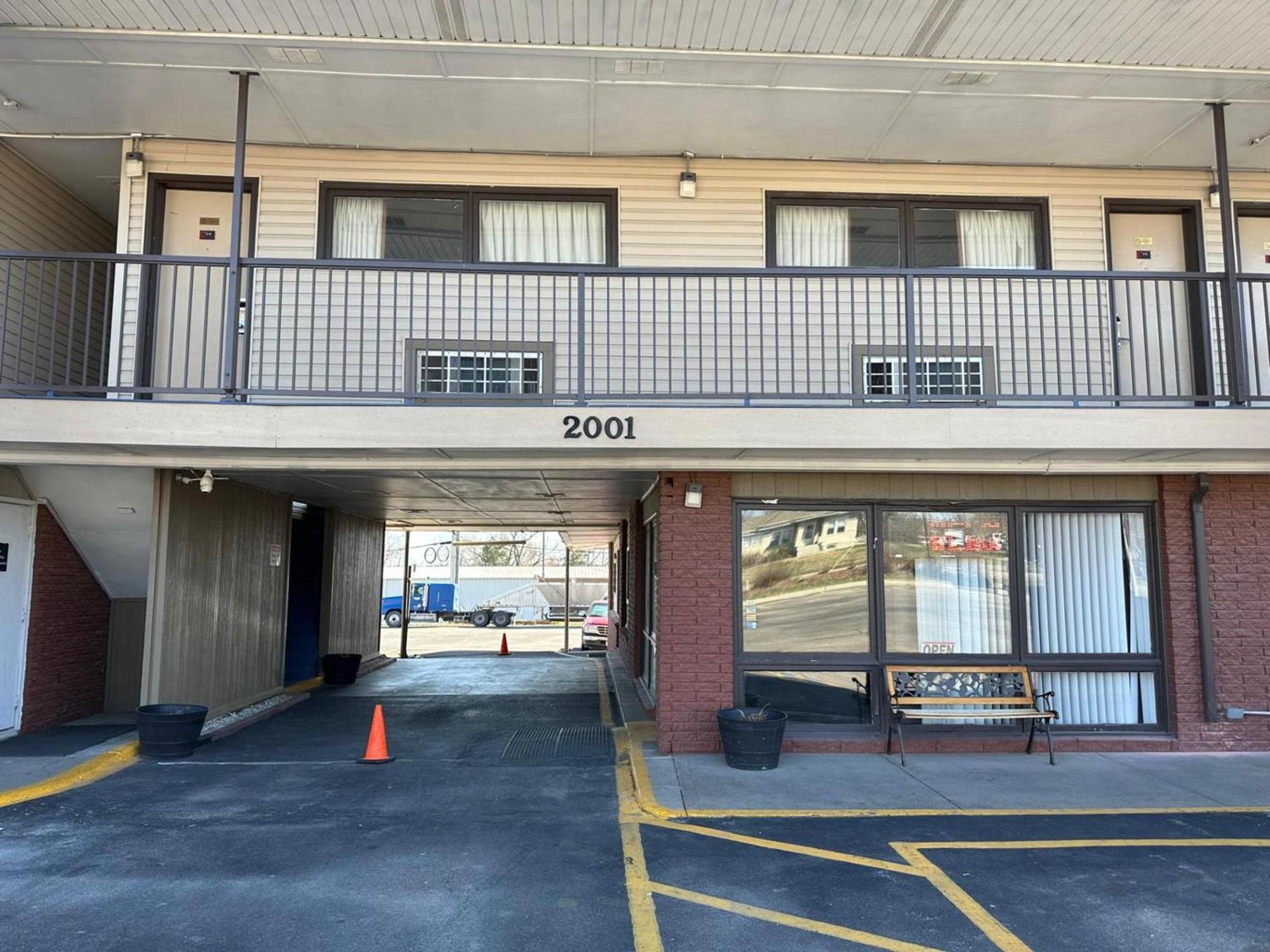 Stay Inn By Oyo Near I 80 Lincoln West エクステリア 写真
