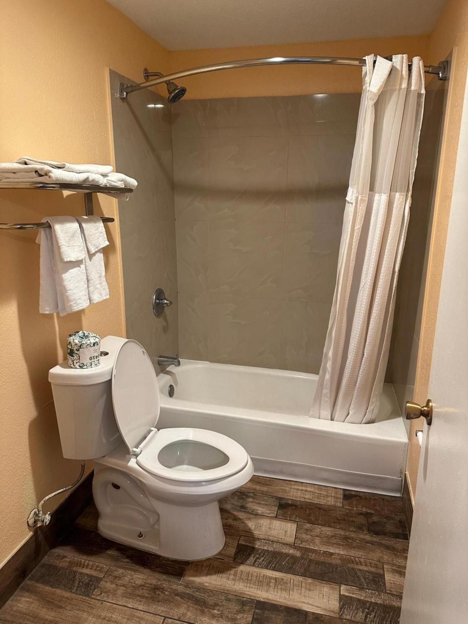 Stay Inn By Oyo Near I 80 Lincoln West エクステリア 写真