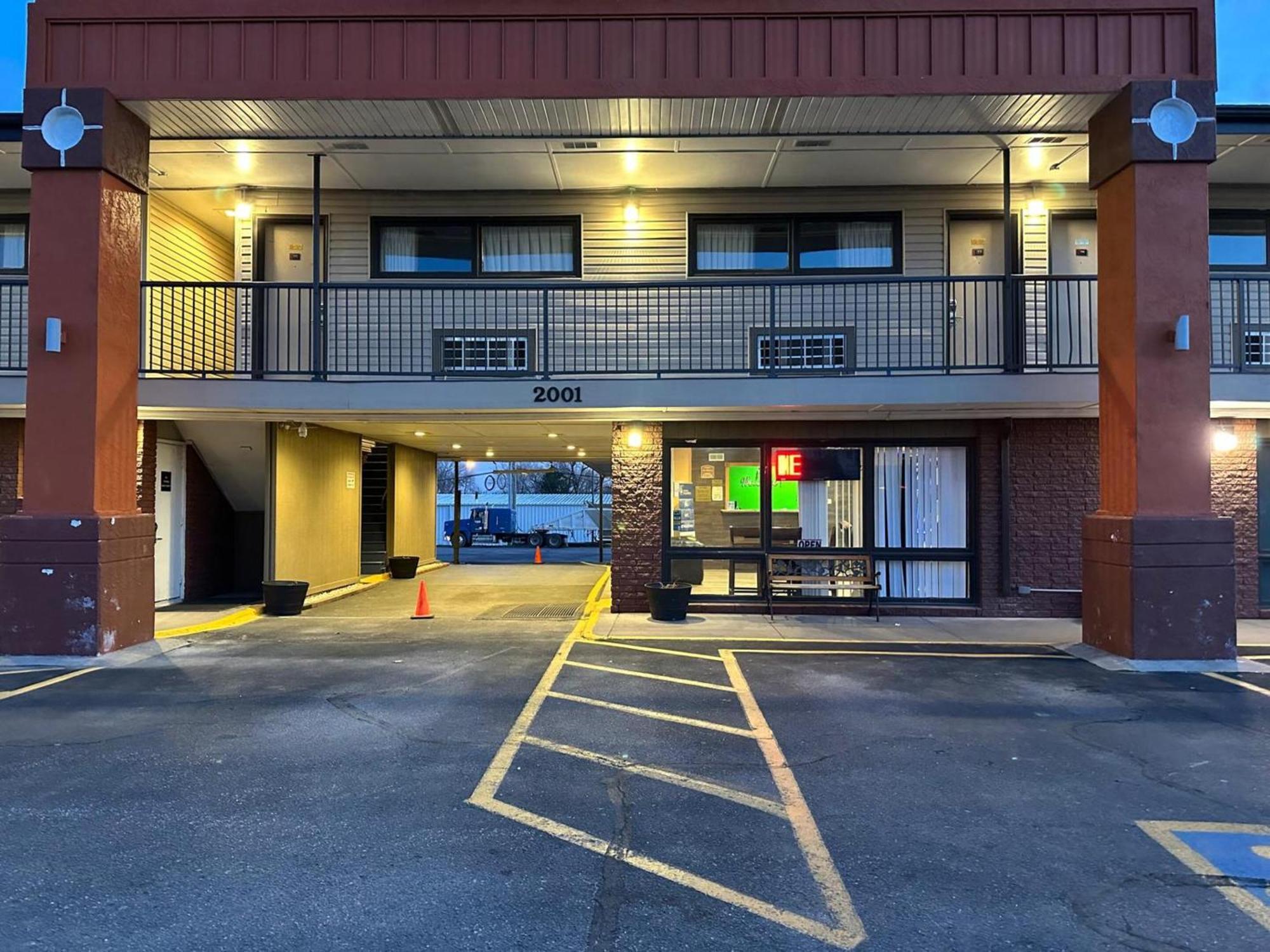 Stay Inn By Oyo Near I 80 Lincoln West エクステリア 写真